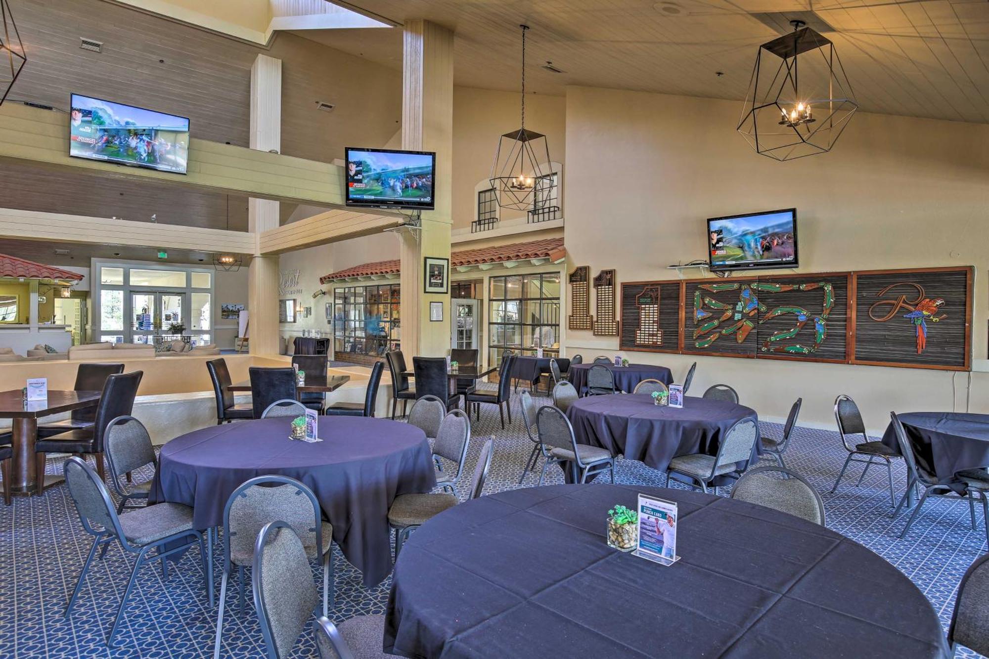 Games, Grill And Golf Course View Gem! Apartment *