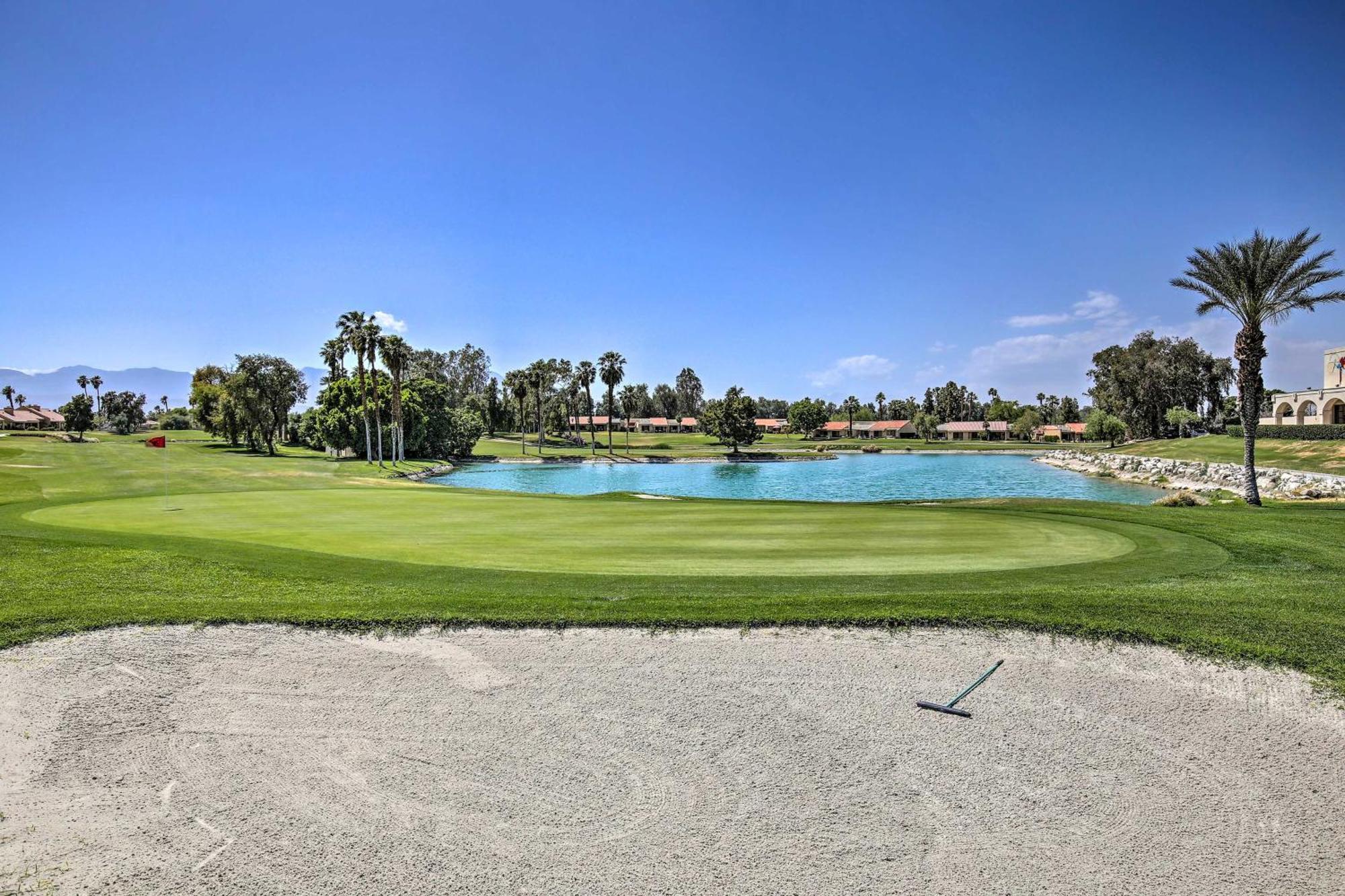 Games, Grill And Golf Course View Gem! *