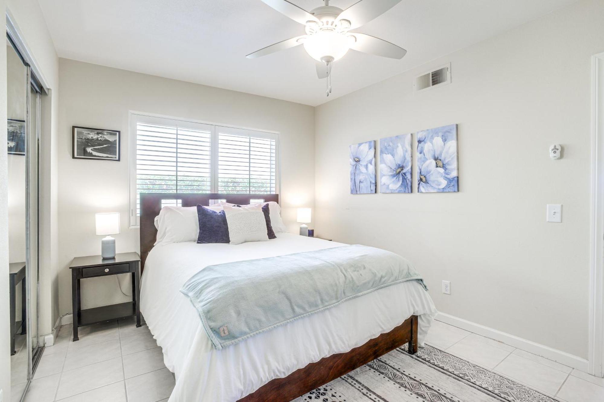 Apartment Games, Grill And Golf Course View Gem! *