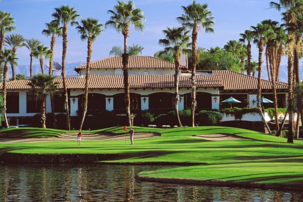Upscale Mid Century On The W Private Hot Tub * Palm Desert