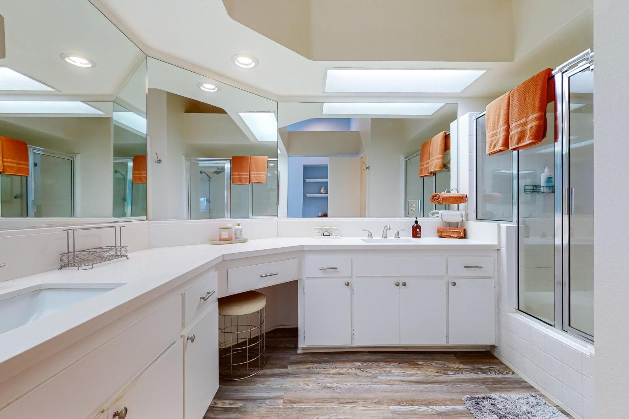 Luxury Living In The Desert Apartment