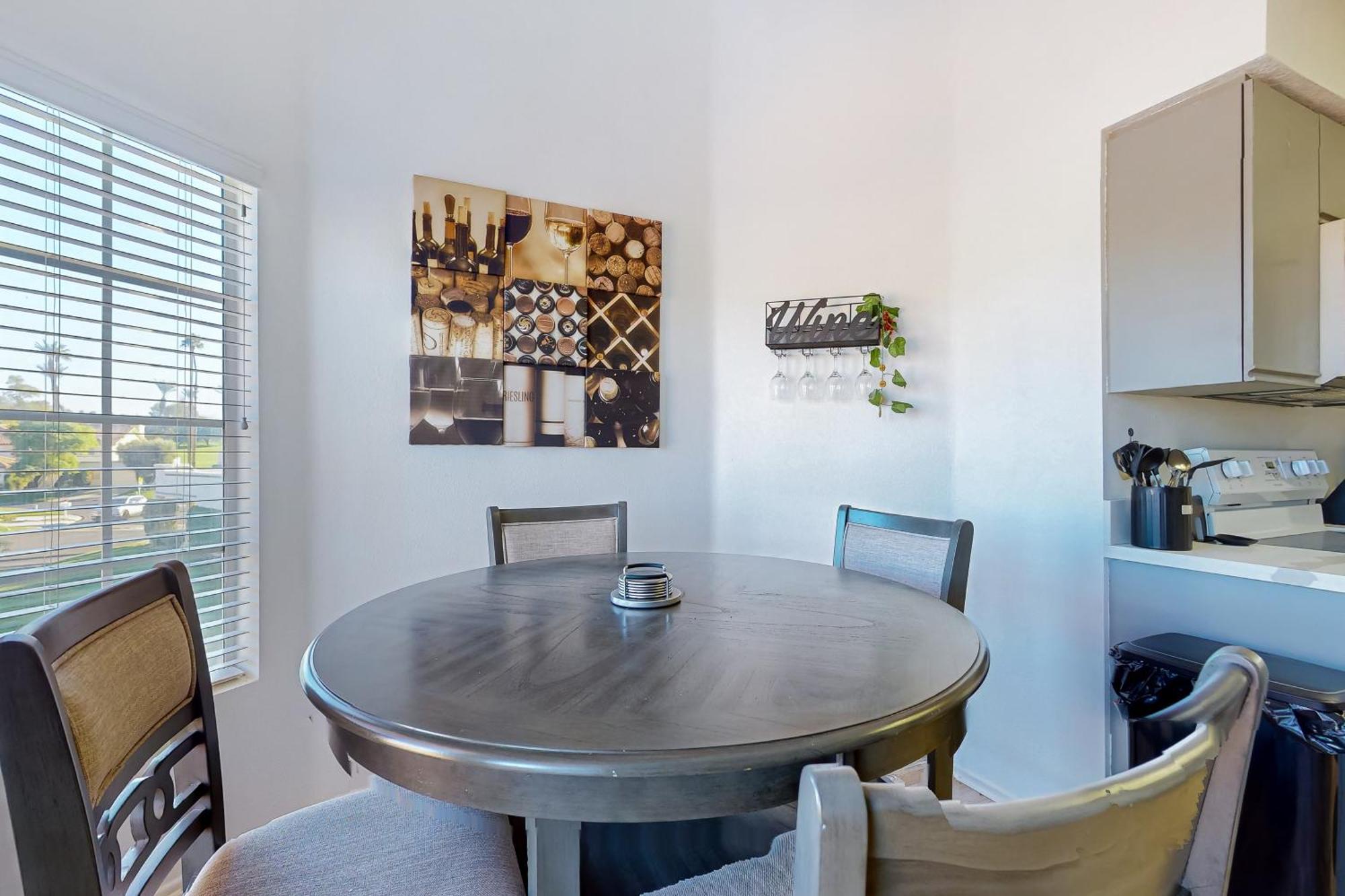 Luxury Living In The Desert Apartment *