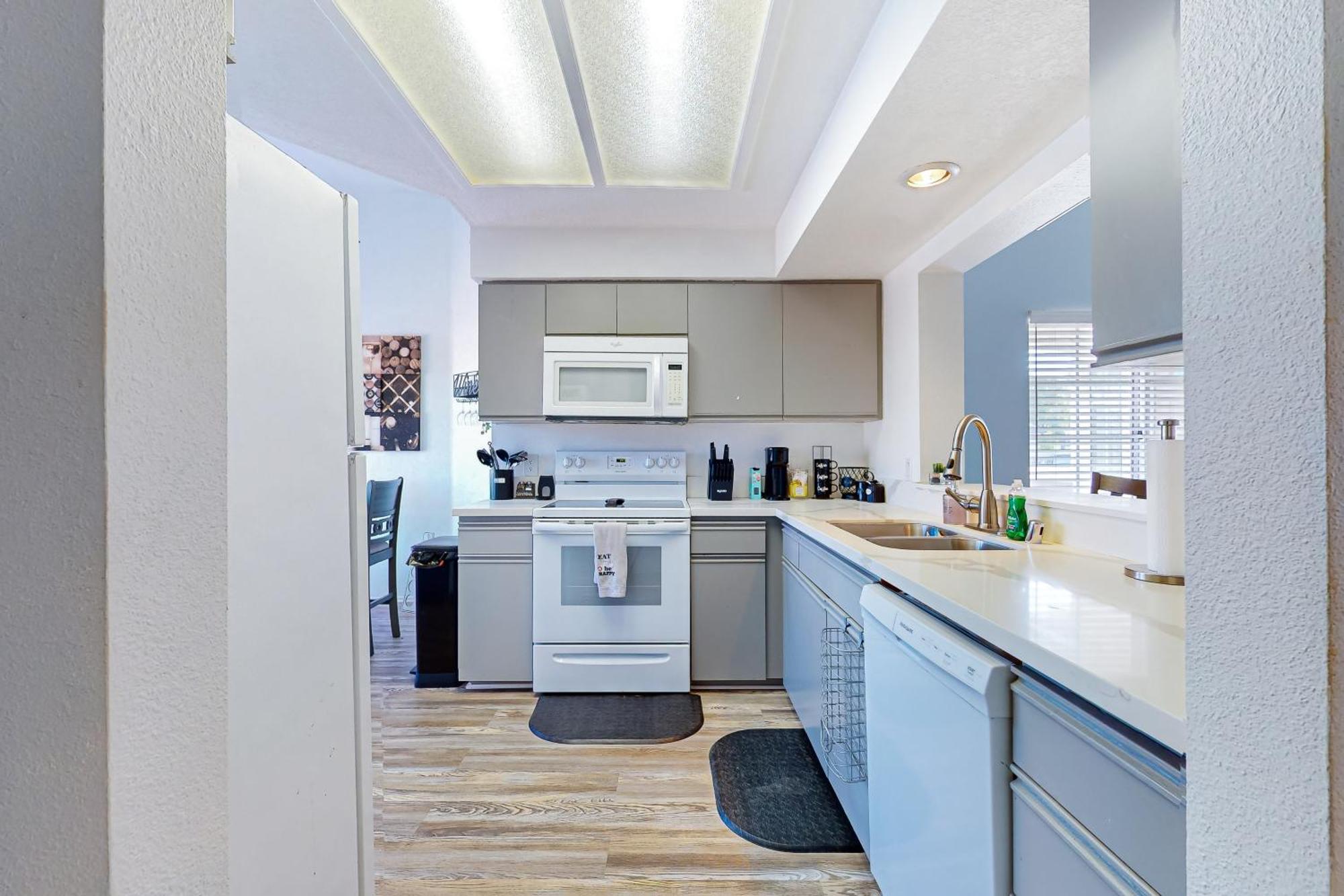 Luxury Living In The Desert Apartment *