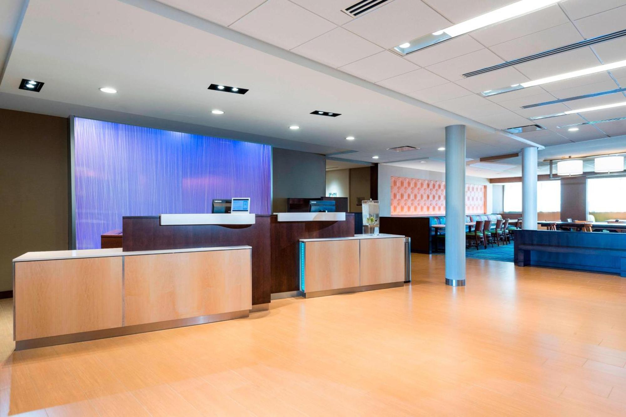 Fairfield By Marriott & Coachella Valley Hotel
