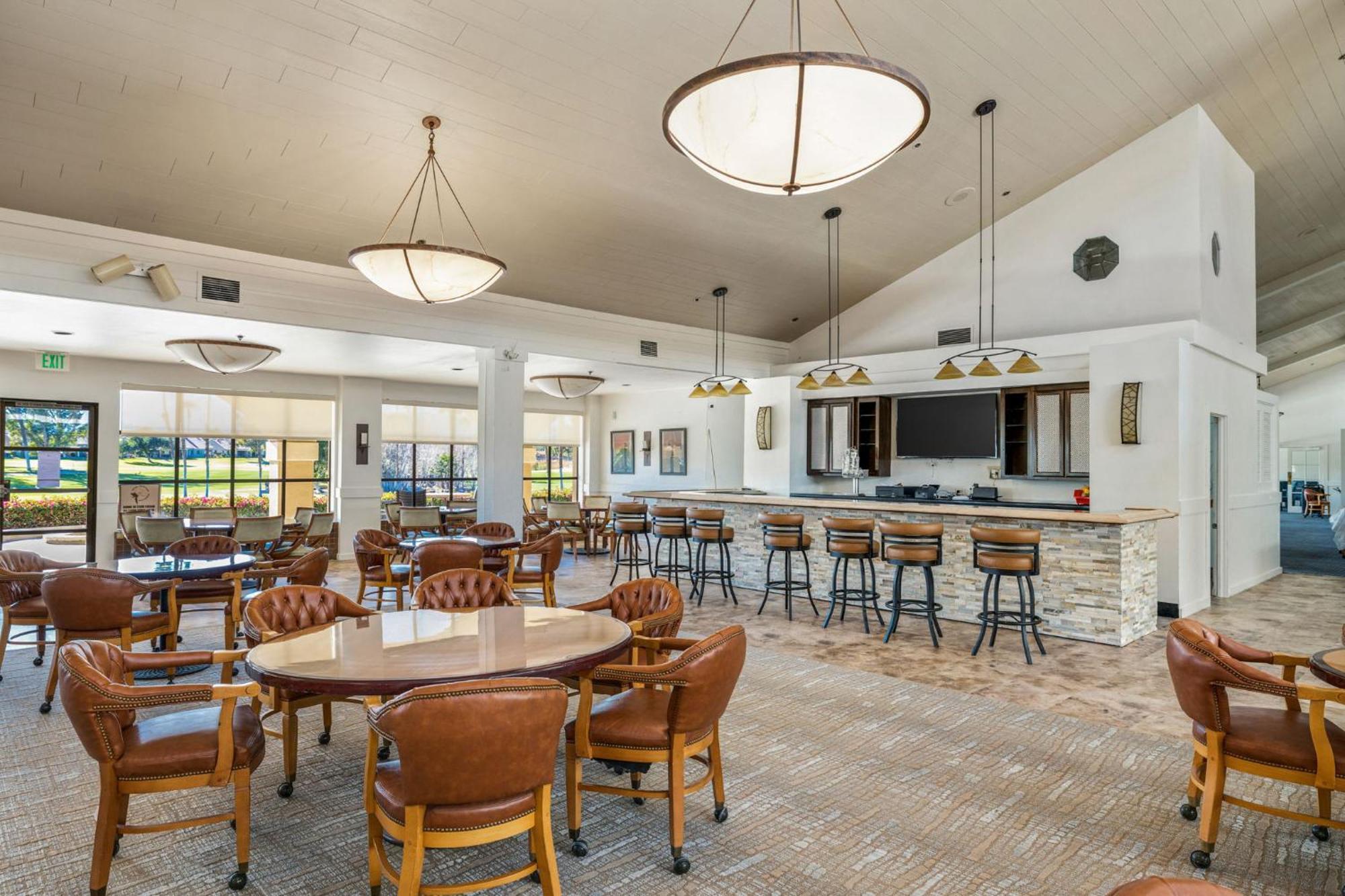 With Golf And Mountain Views! * Palm Desert