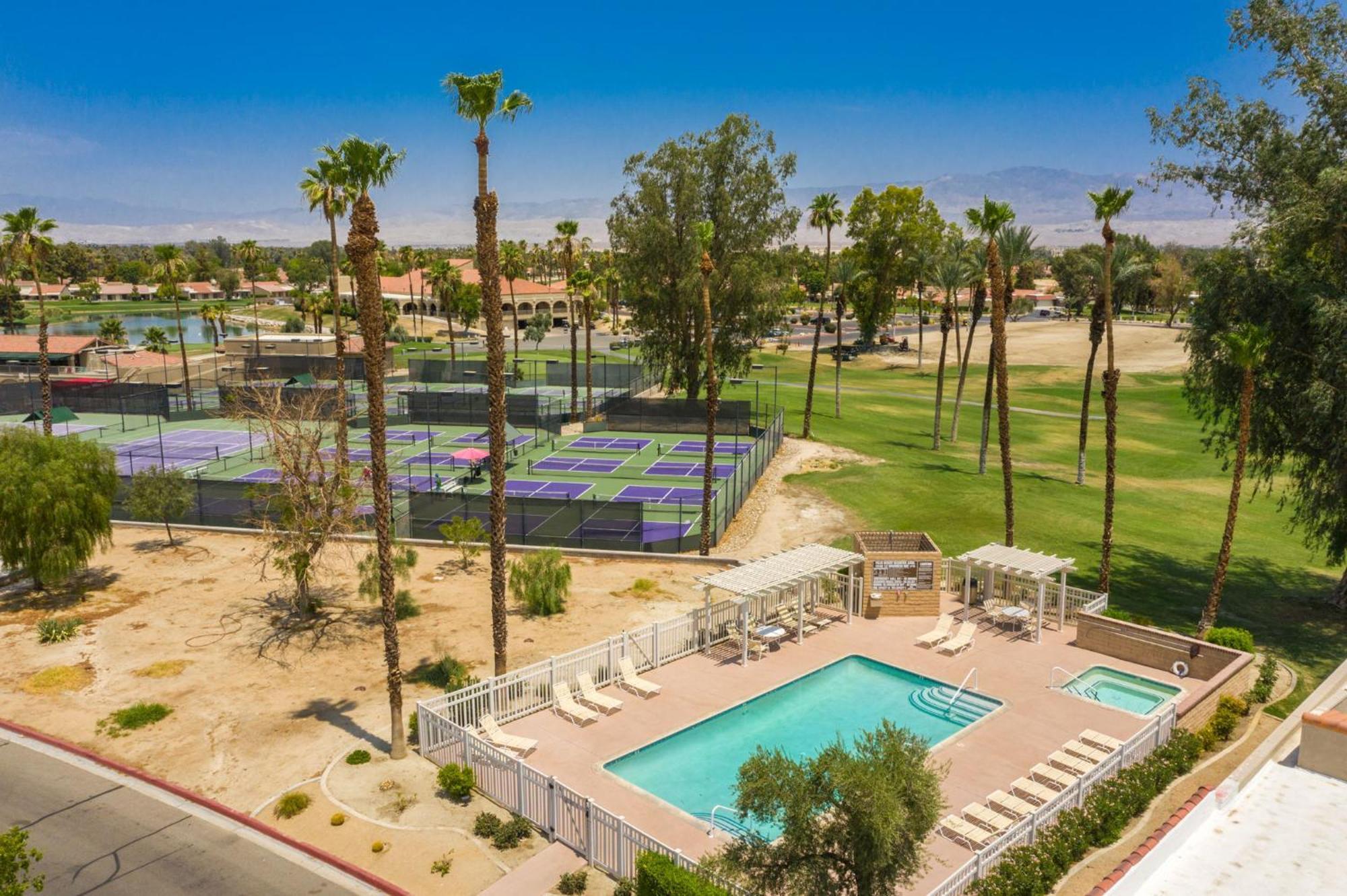 Holiday home With Golf And Mountain Views! Palm Desert