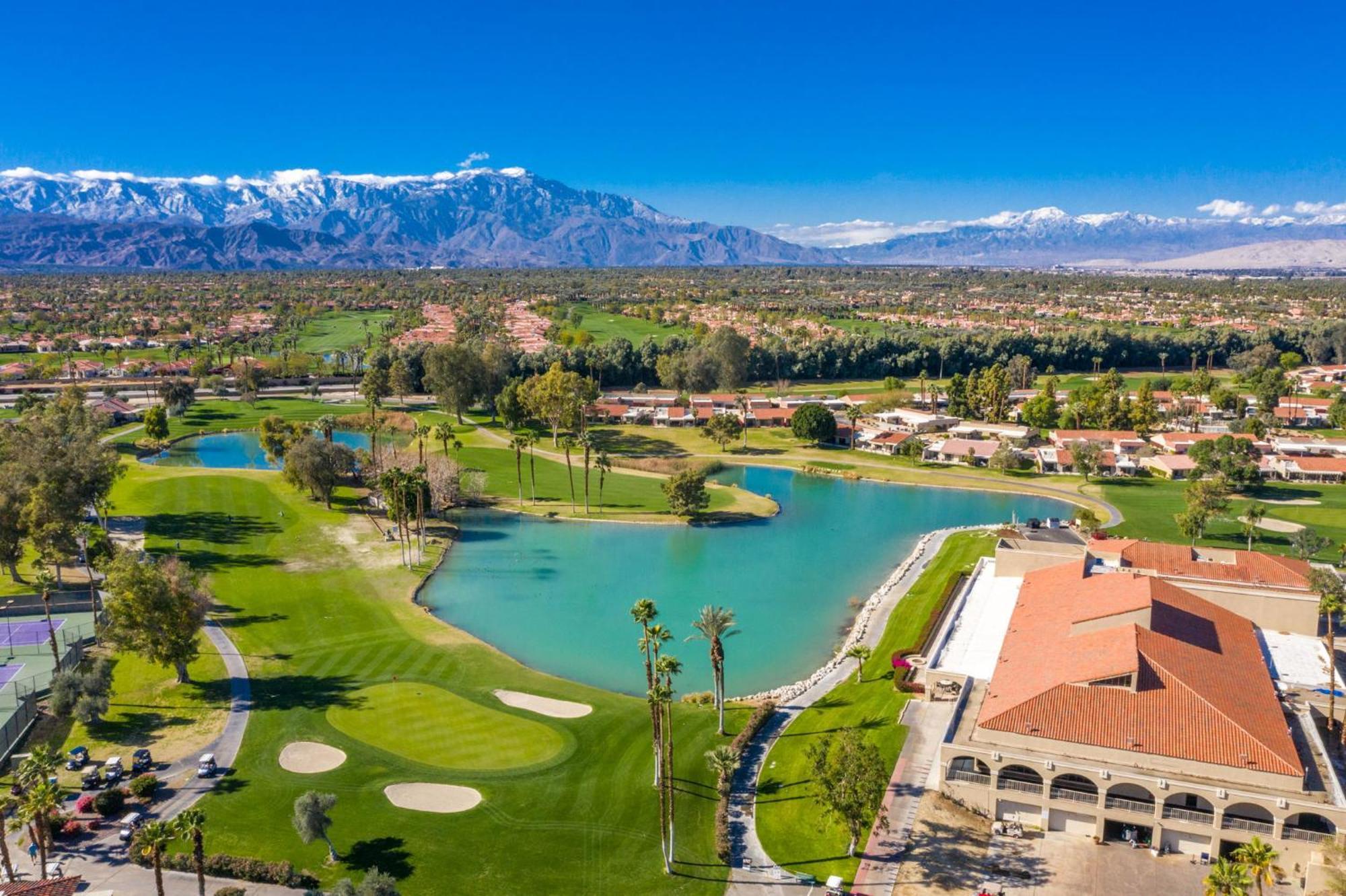 With Golf And Mountain Views!