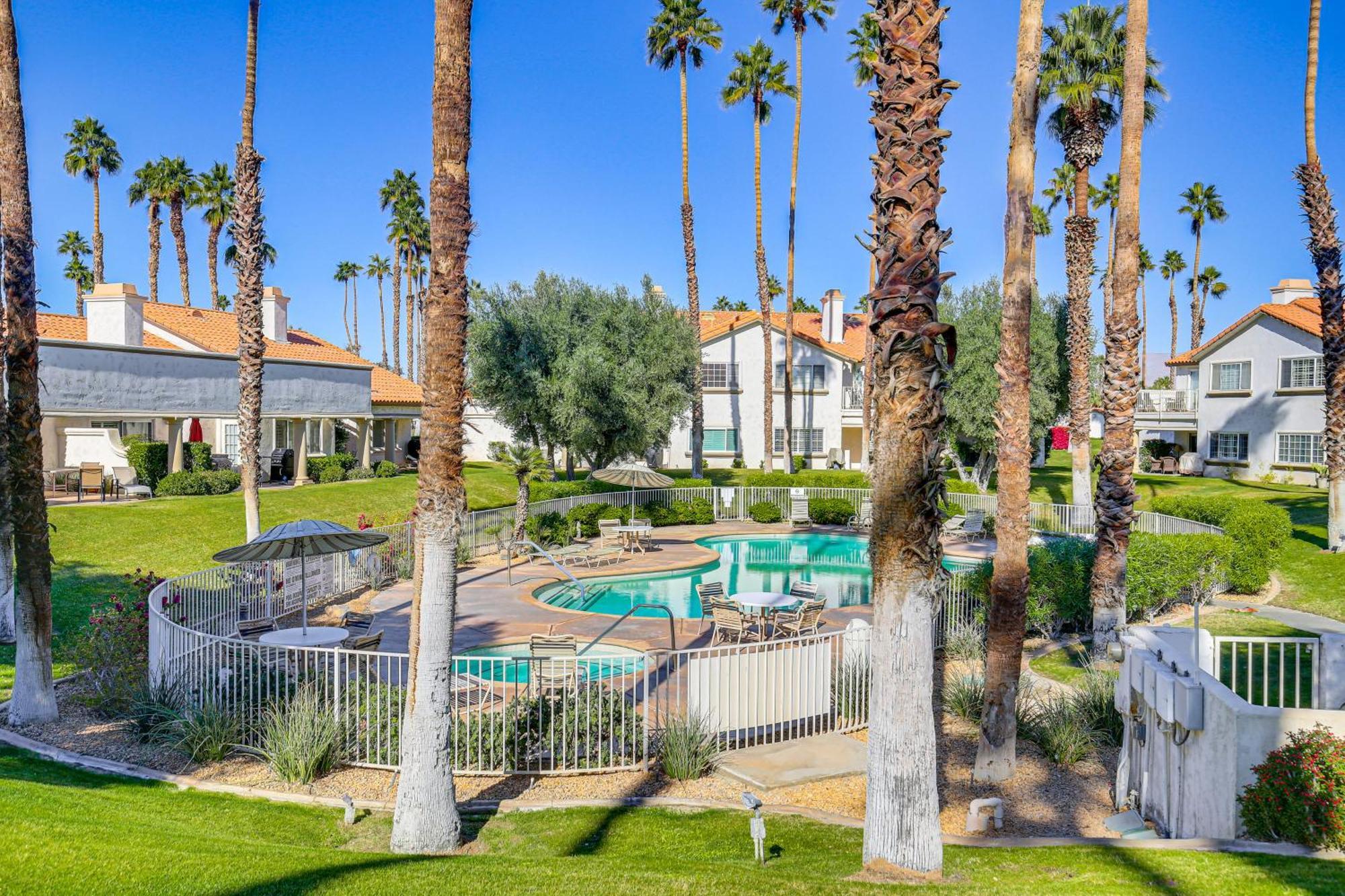 Apartment Luxe Desert Falls Country Club With Mtn Views!
