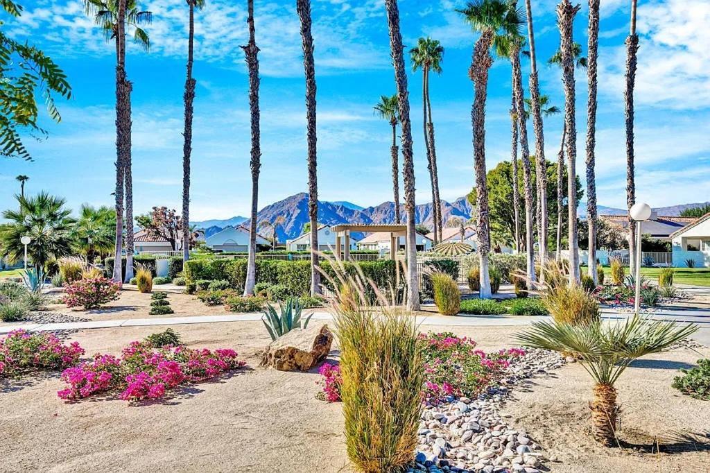 Resort Desert Breezes Palm Desert