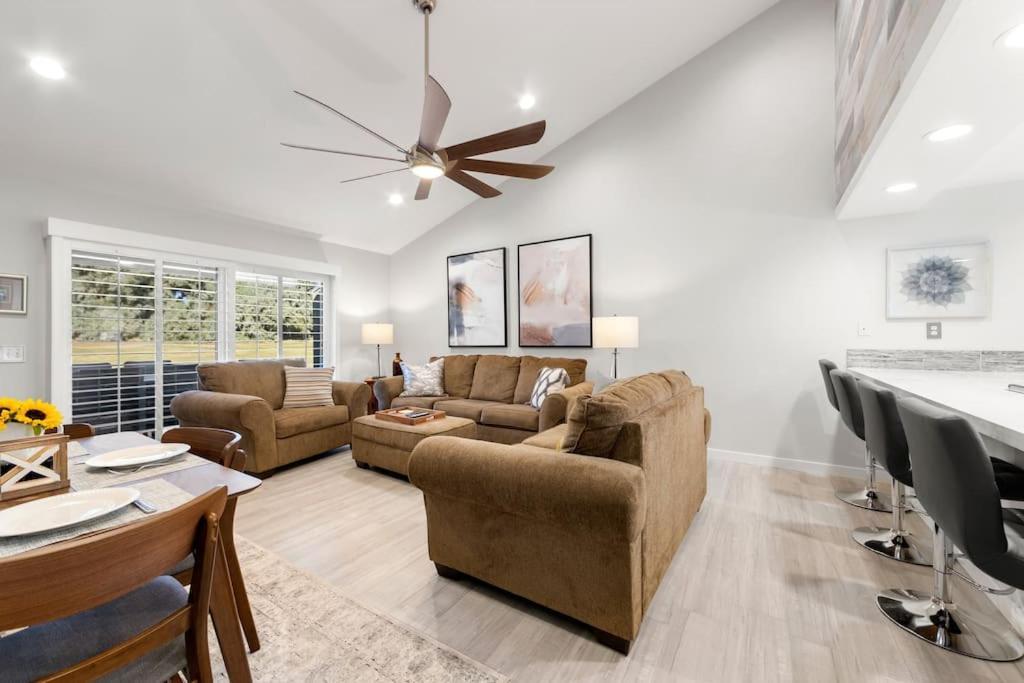Luxurious Fairway Country Club Holiday home