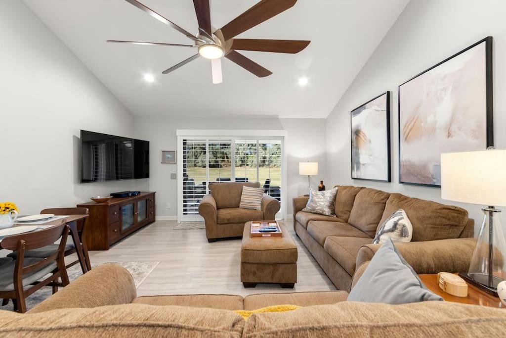 Luxurious Fairway Country Club *