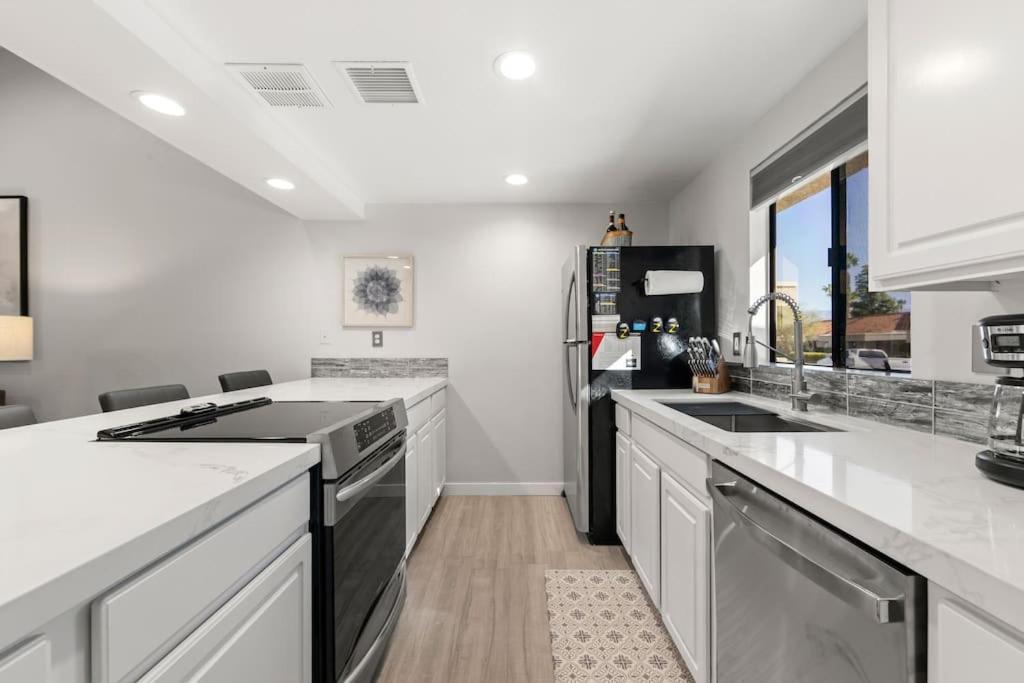 Luxurious Fairway Country Club * Palm Desert