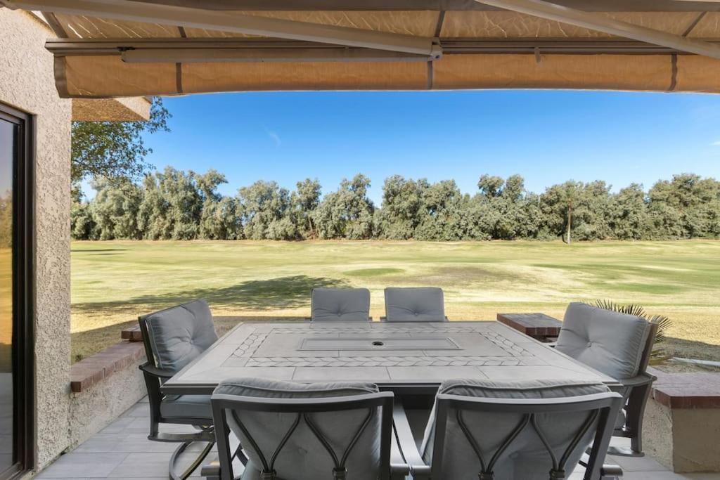 Luxurious Fairway Country Club Palm Desert