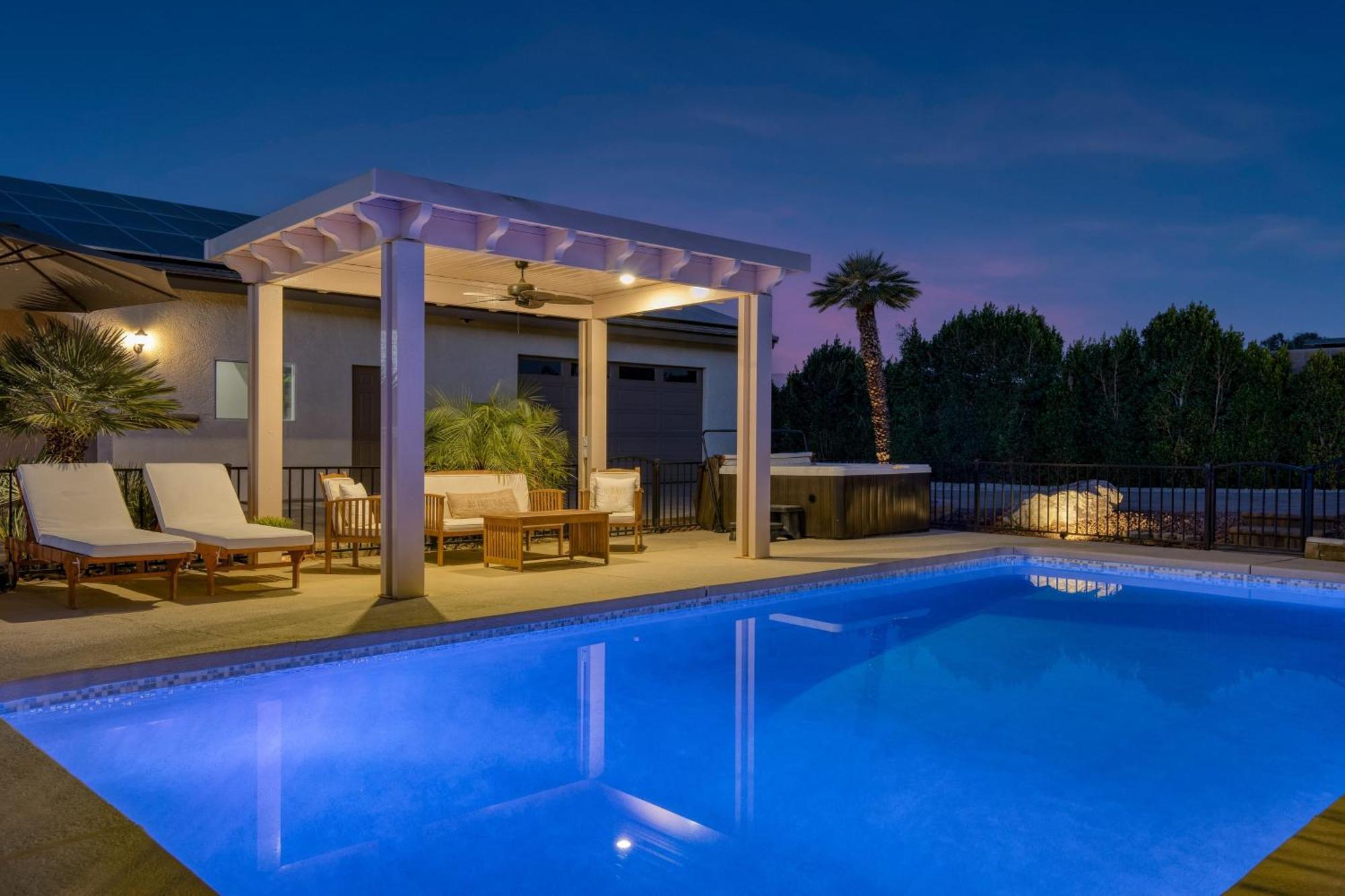 Pool Sports Court Game Garage Fire Pit Casita Olivano Ranch By Avantstay Holiday home *