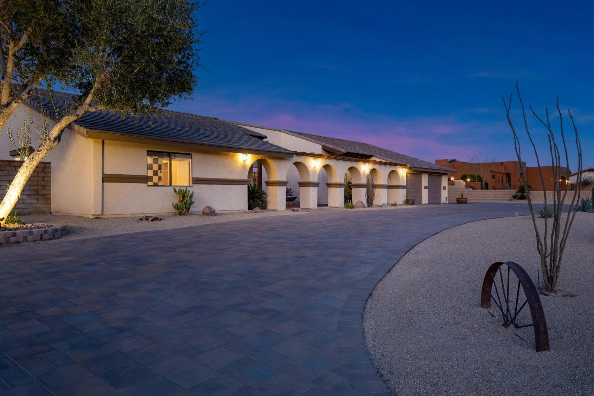 Pool Sports Court Game Garage Fire Pit Casita Olivano Ranch By Avantstay