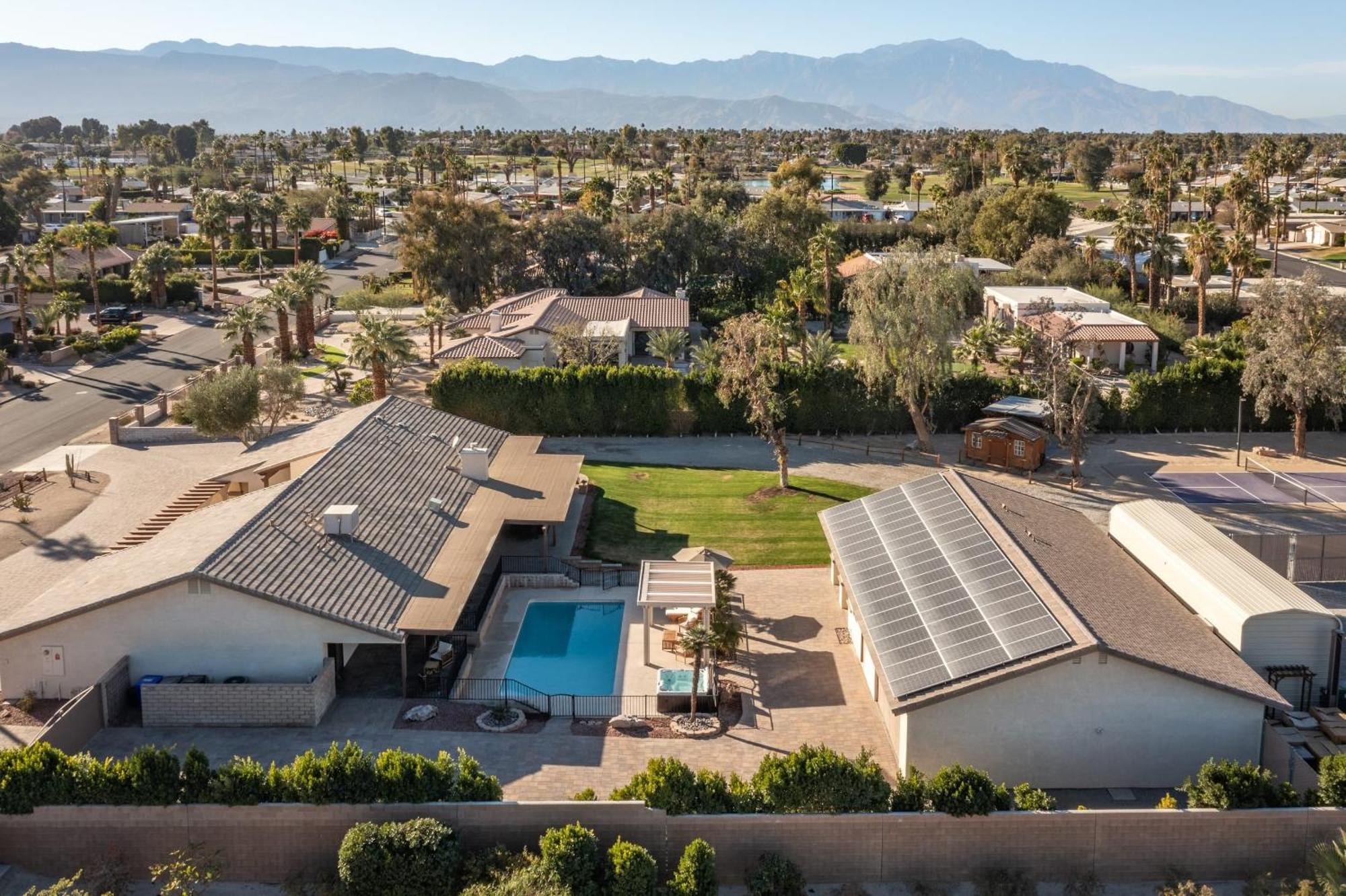 Holiday home Pool Sports Court Game Garage Fire Pit Casita Olivano Ranch By Avantstay