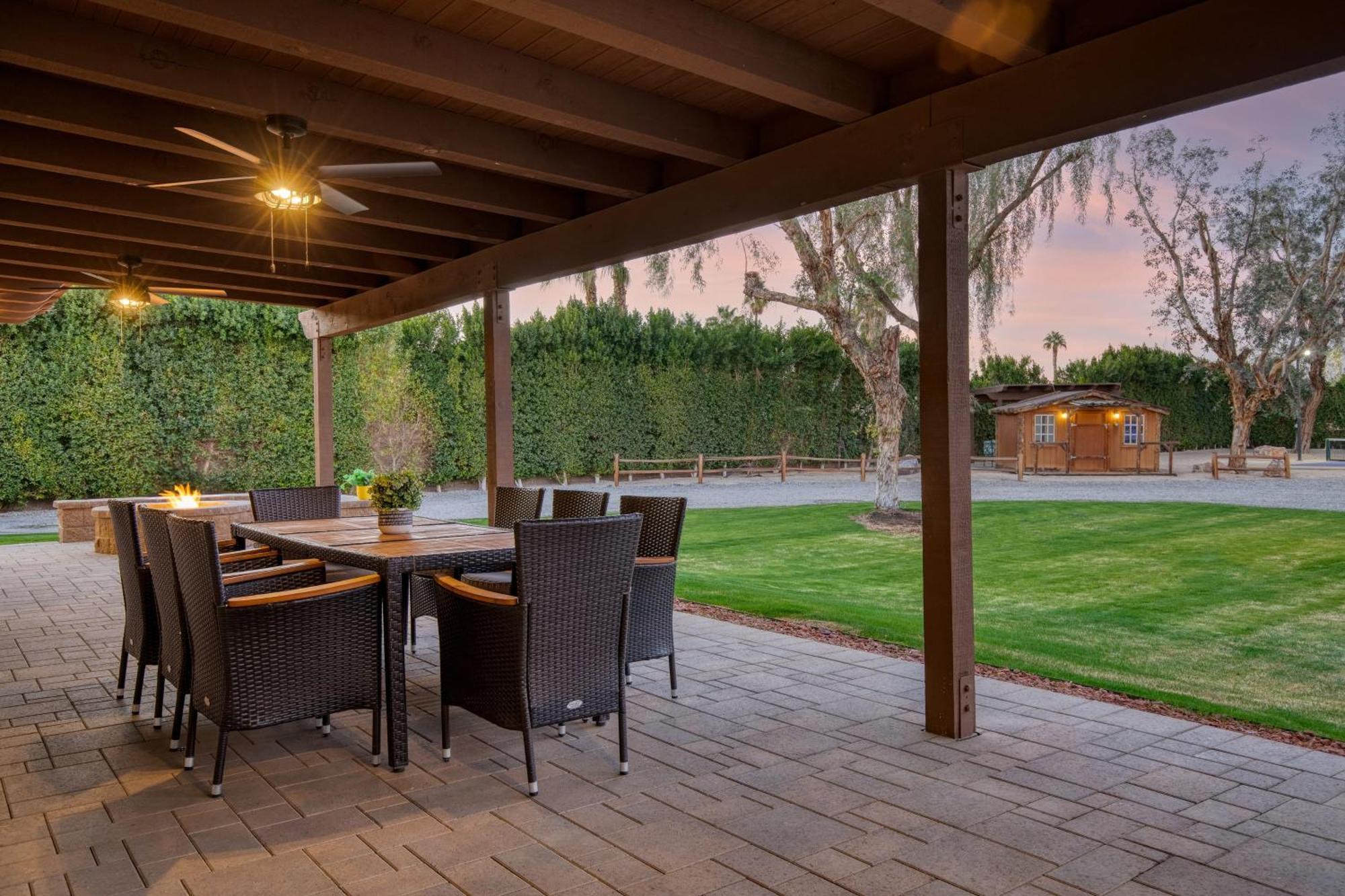 Holiday home Pool Sports Court Game Garage Fire Pit Casita Olivano Ranch By Avantstay *