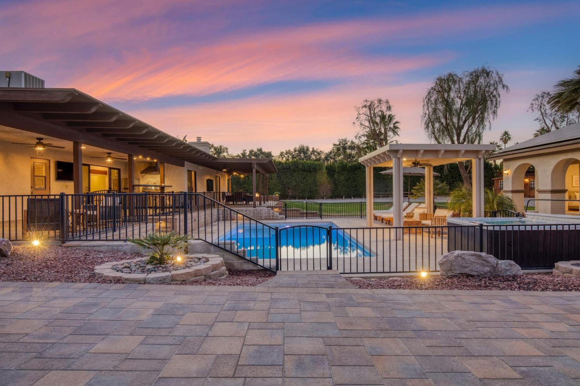 Pool Sports Court Game Garage Fire Pit Casita Olivano Ranch By Avantstay