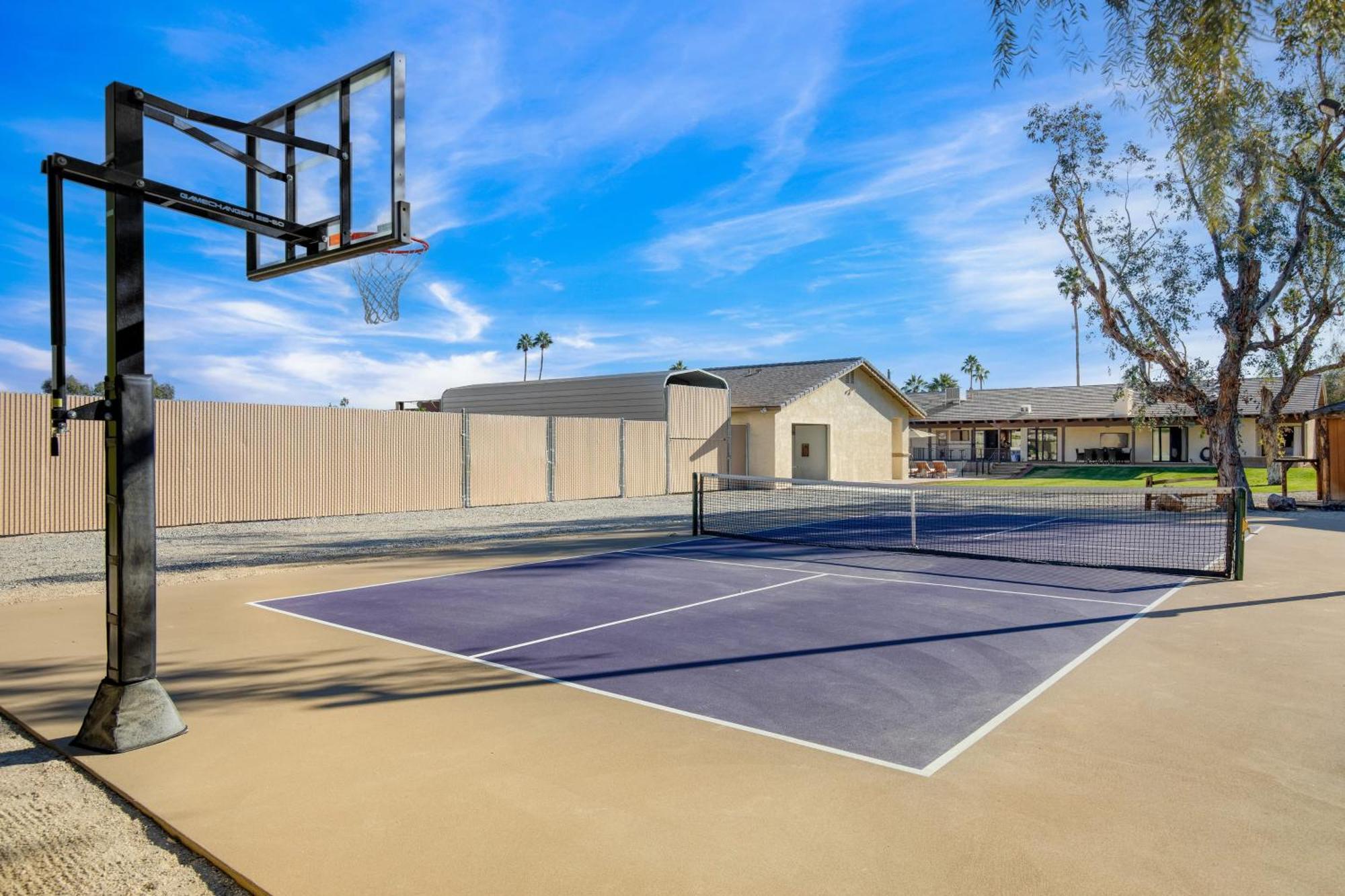 Pool Sports Court Game Garage Fire Pit Casita Olivano Ranch By Avantstay