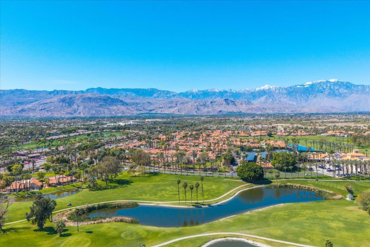 Desert Court Oasis- Views Pools And Perfection Palm Desert