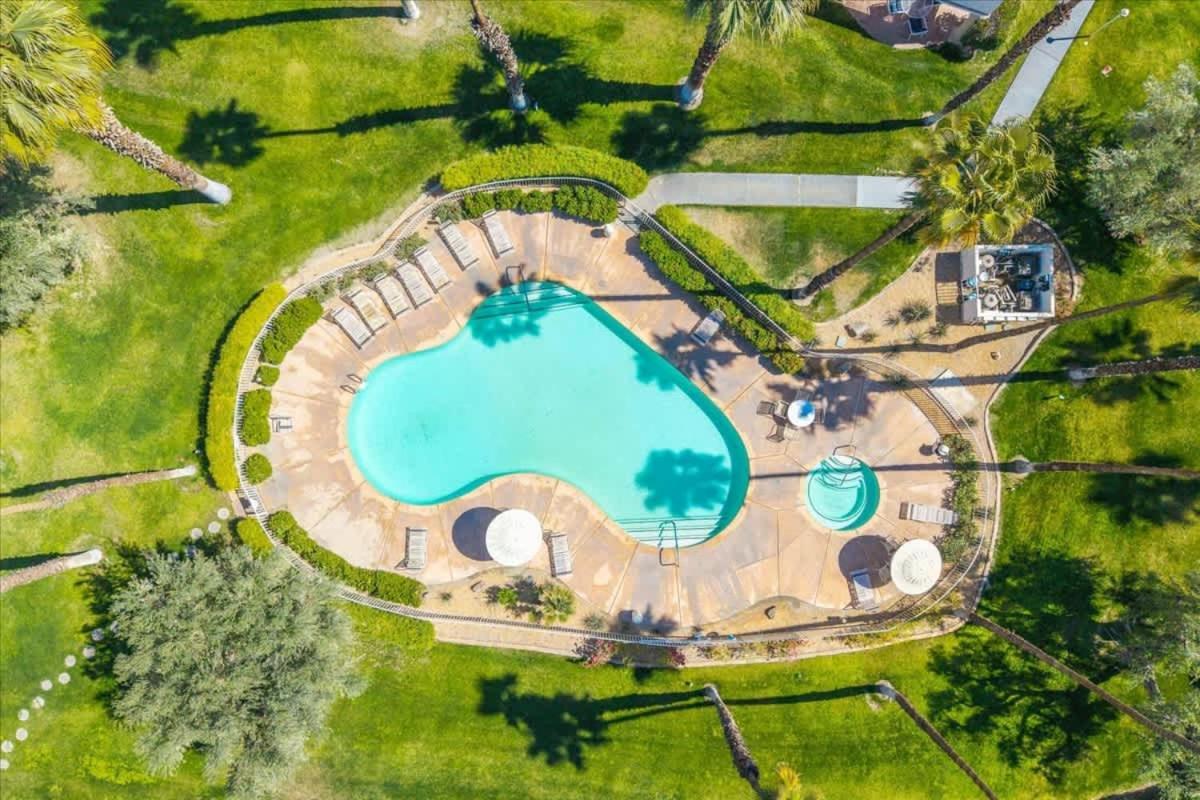 Desert Court Oasis- Views Pools And Perfection Villa *