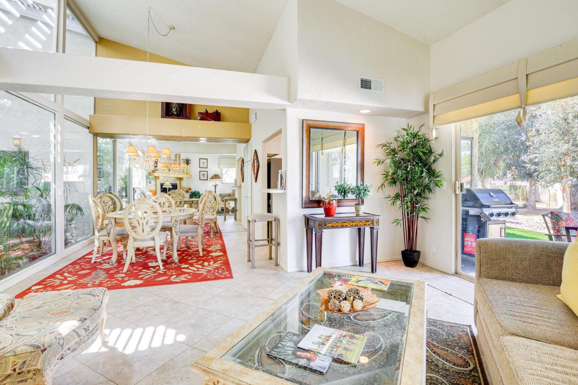 4 Mi To Indian Wells Bright Townhome! * Palm Desert