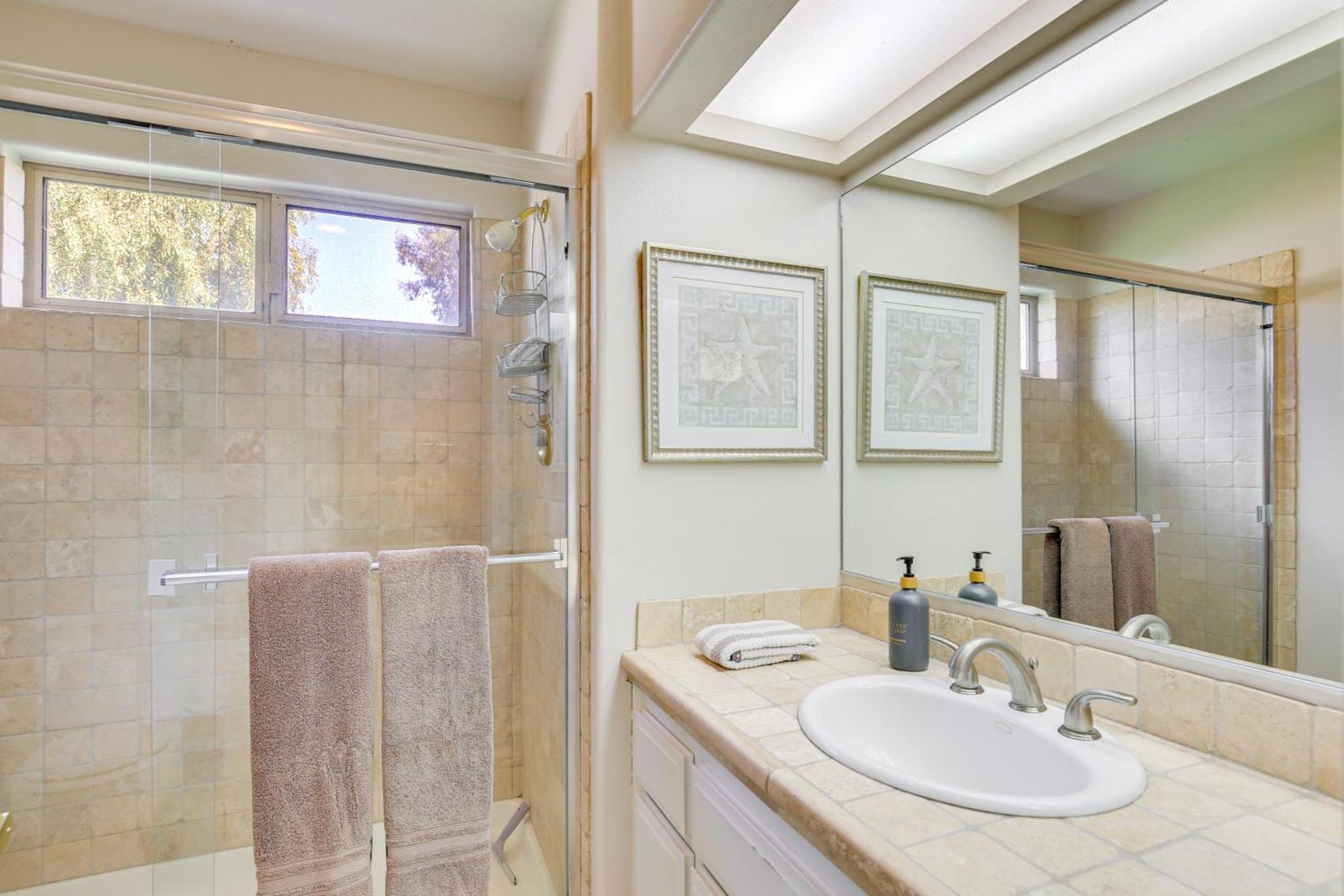 4 Mi To Indian Wells Bright Townhome! Palm Desert