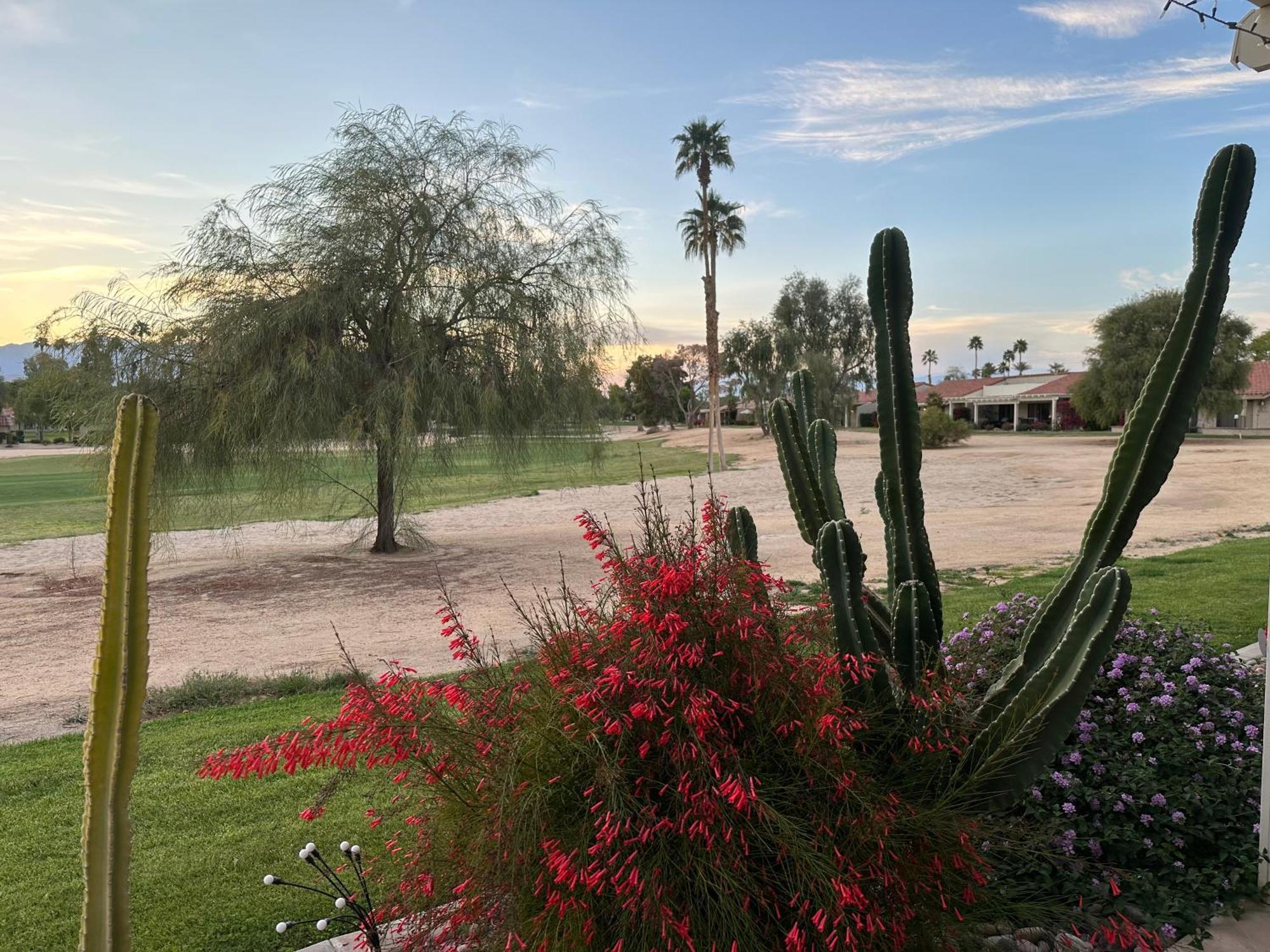 Spacious 2 Bedroom 2 Ba On Golf Course