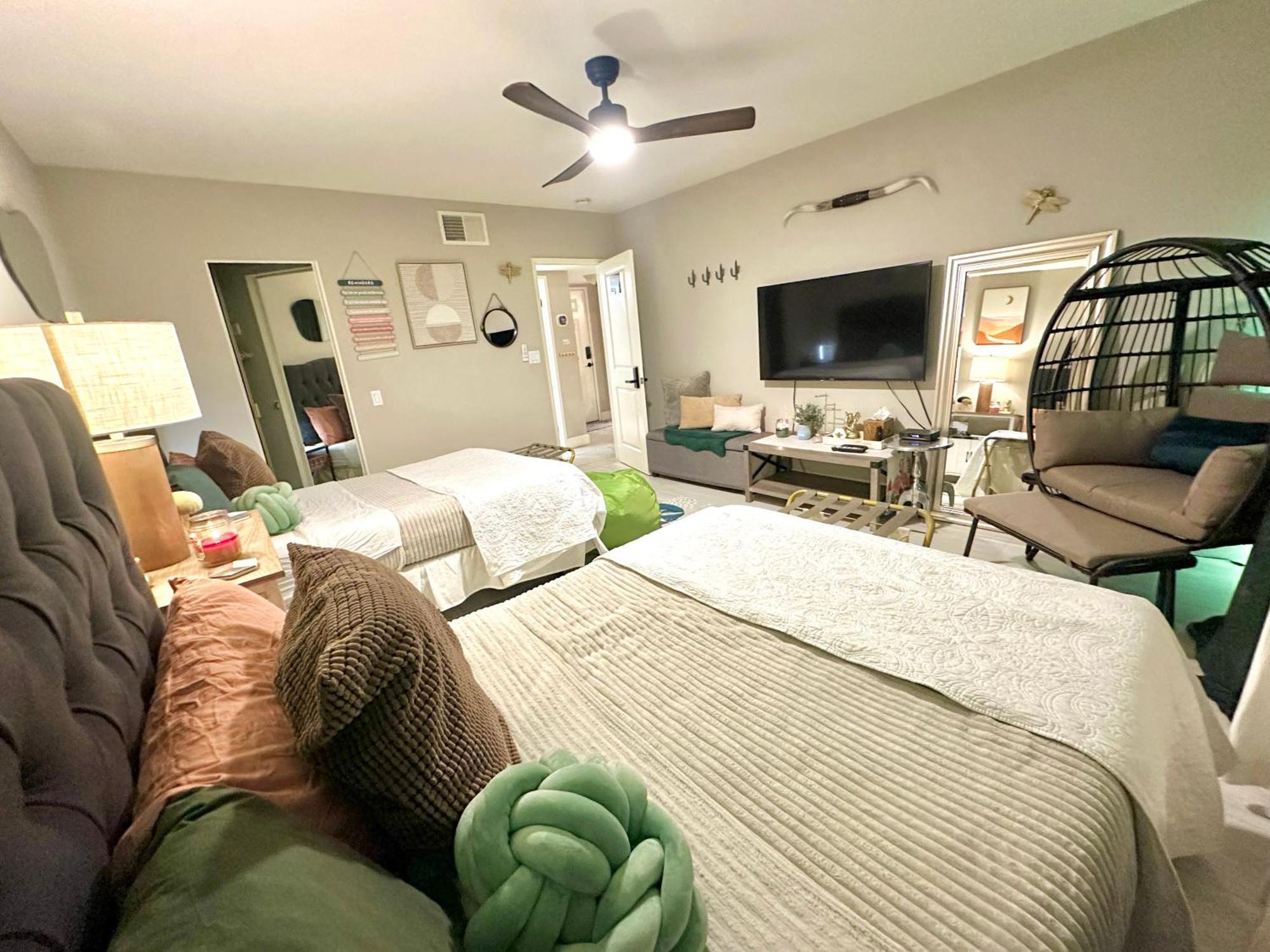 Spacious 2 Bedroom 2 Ba On Golf Course Villa Palm Desert