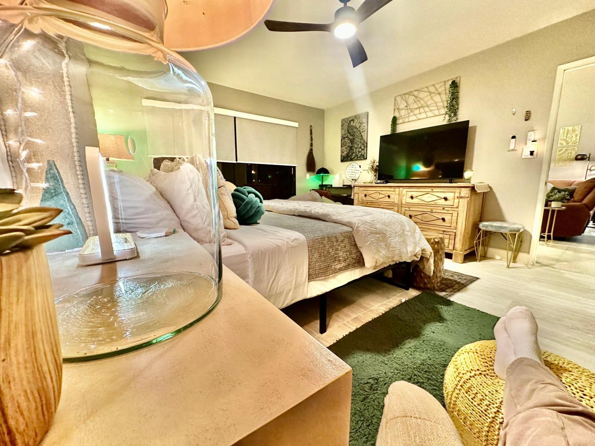 Spacious 2 Bedroom 2 Ba On Golf Course Villa