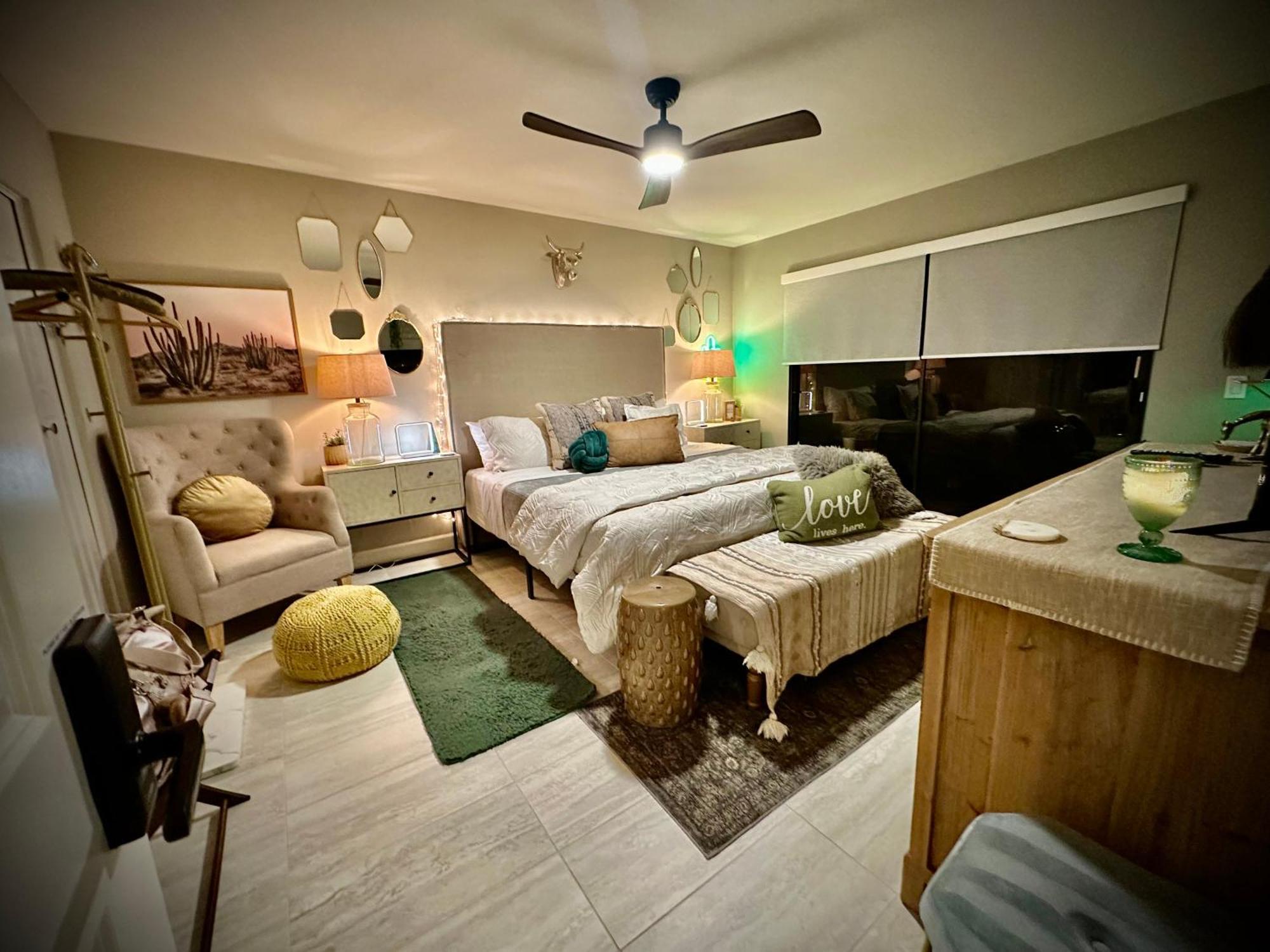Spacious 2 Bedroom 2 Ba On Golf Course *
