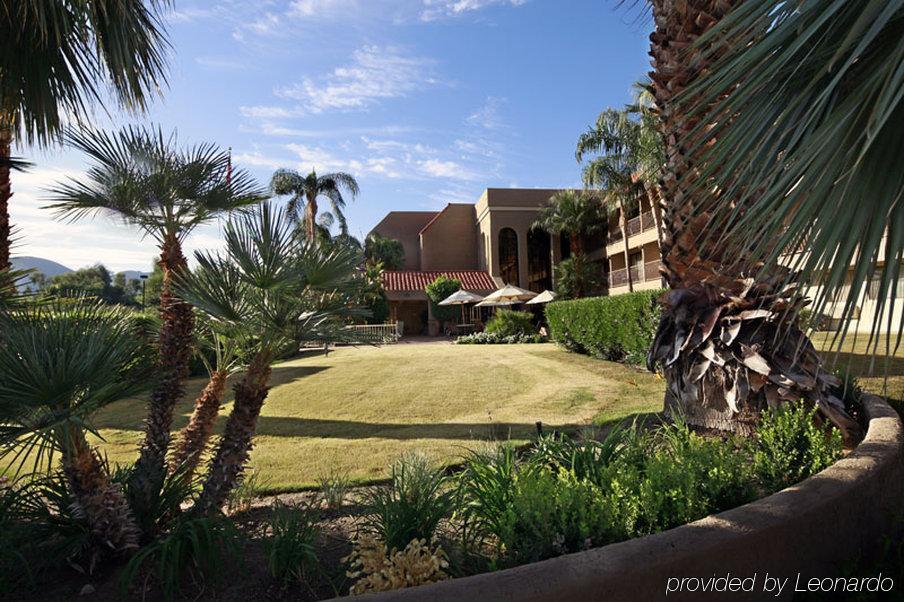 Express By Ihg Resort Palm Desert