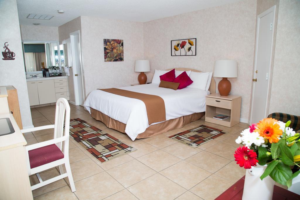 The At Deep Canyon Palm Desert