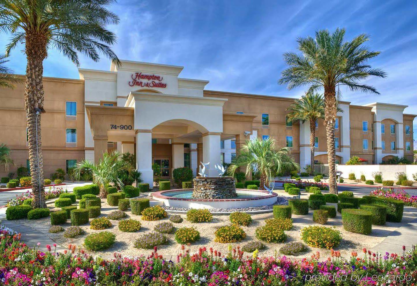 Hampton & Hotel