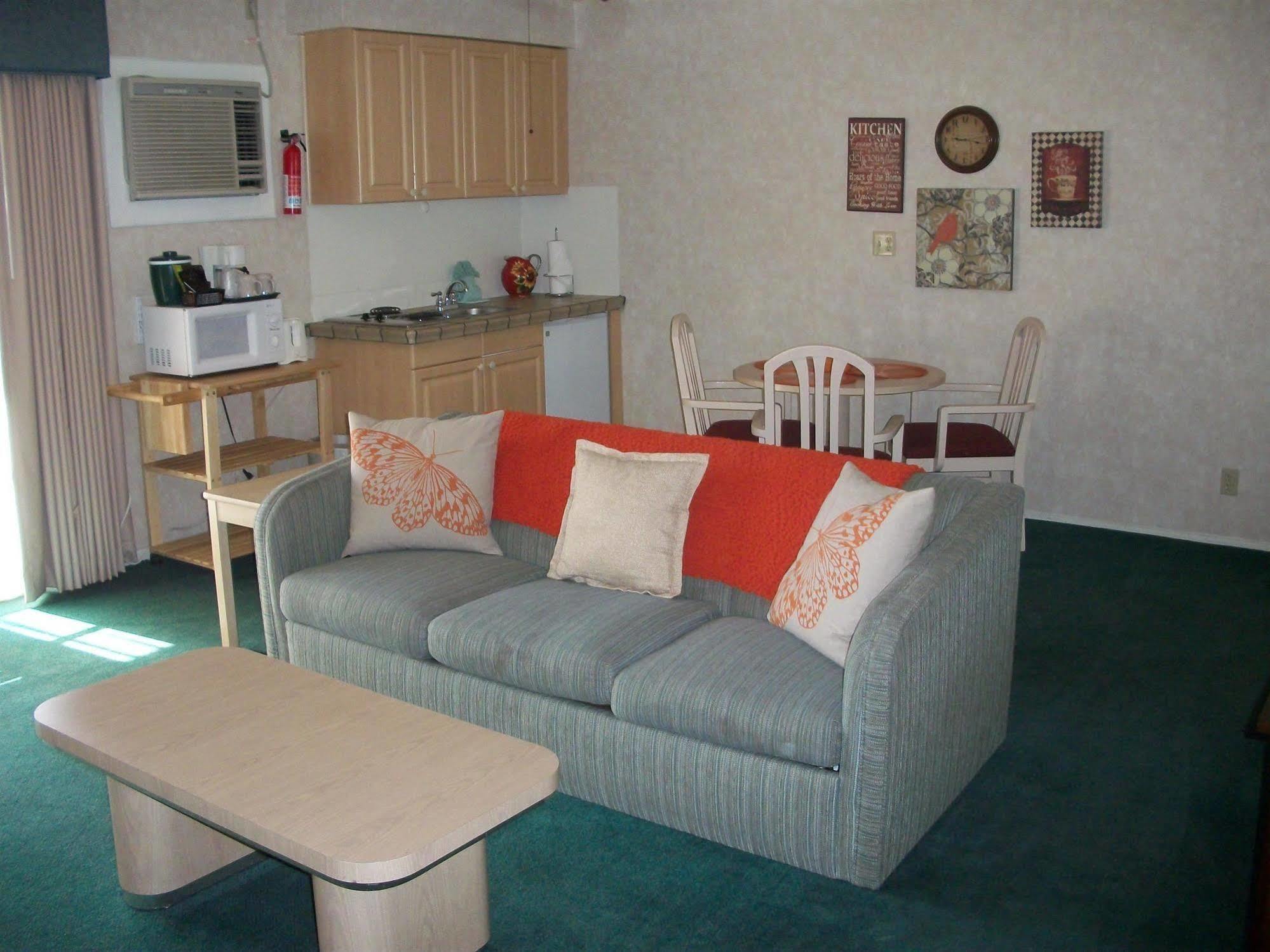 The At Deep Canyon Hotel Palm Desert