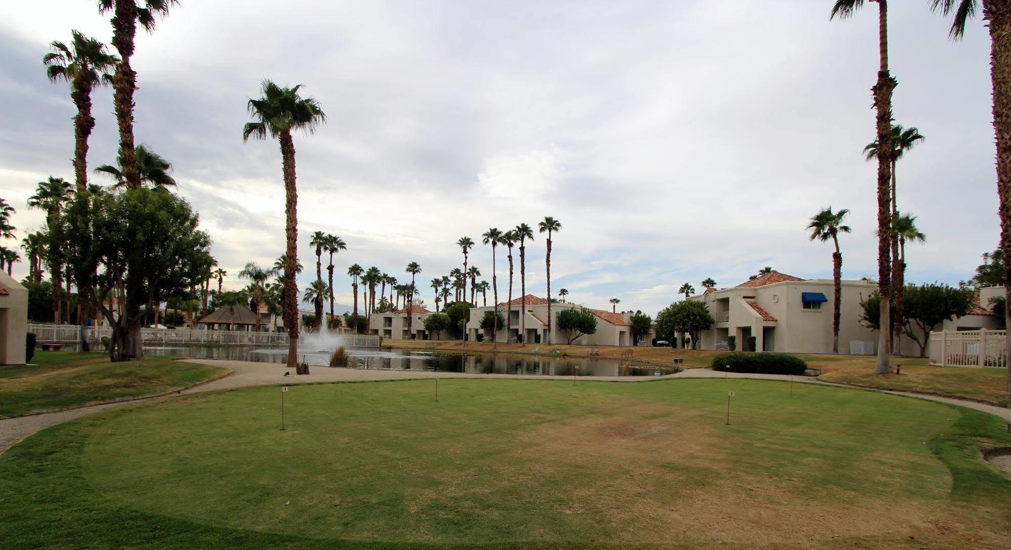 Desert Breezes Resort 3*