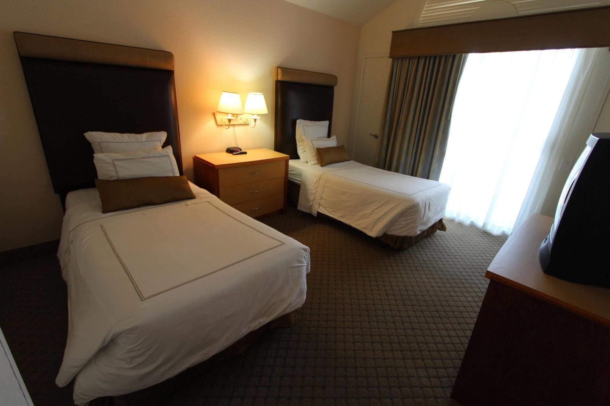 Resort Desert Breezes