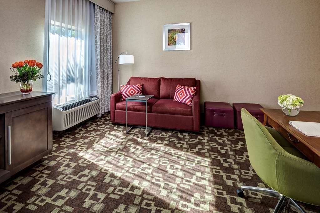 Hampton & Hotel 3*