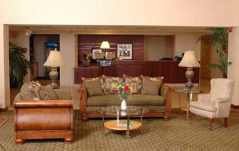 Hampton & Hotel 3*