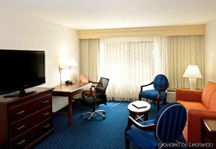Hotel Courtyard 3*
