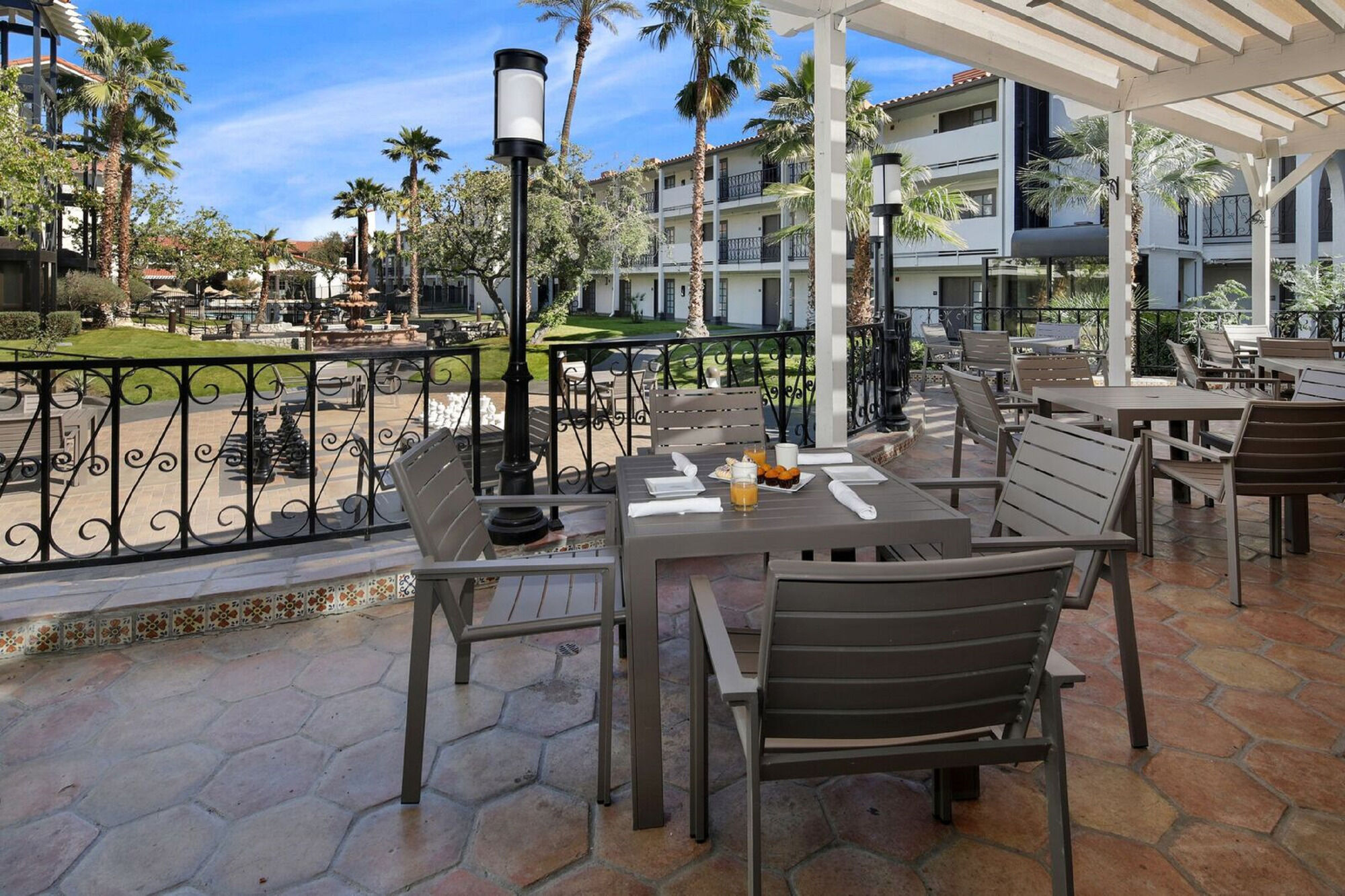 Embassy By Hilton 3* Palm Desert