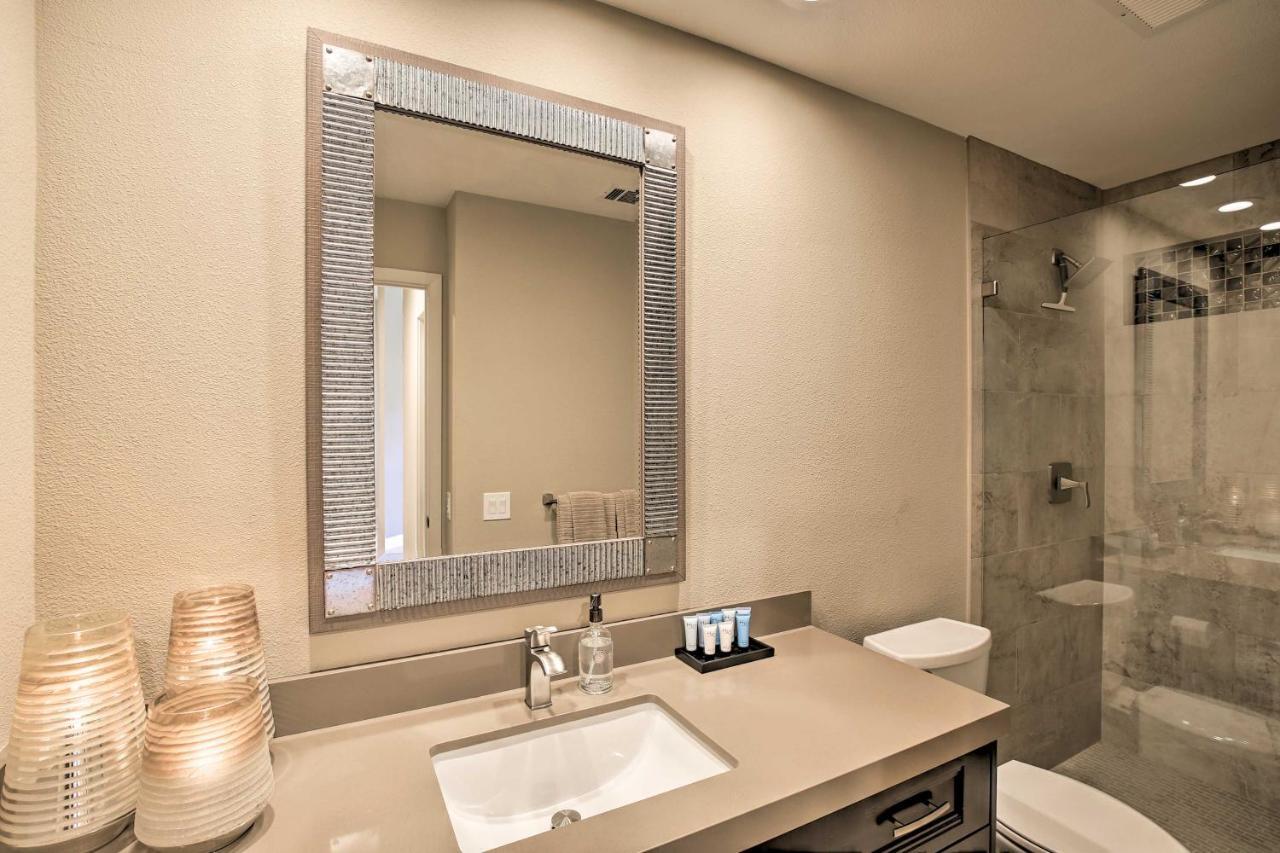 Luxury Remodeled Condo! Apartment *