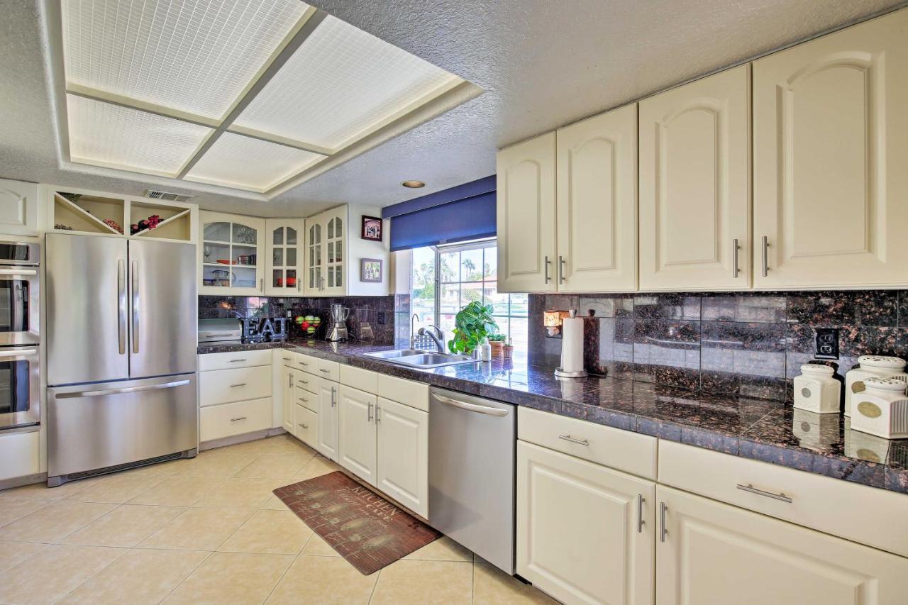 Holiday home Poolandspa, Theater And Views Home! Palm Desert
