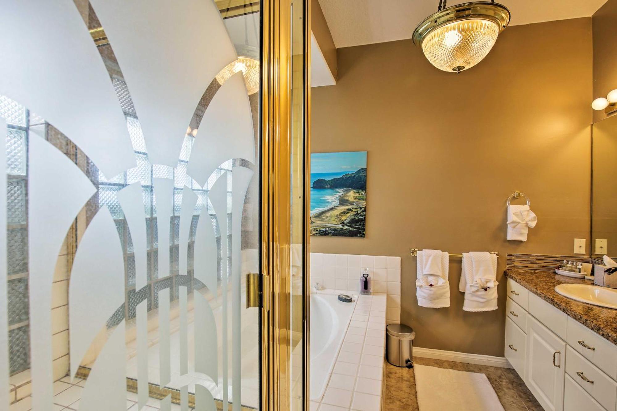 Holiday home Poolandspa, Theater And Views Home! Palm Desert