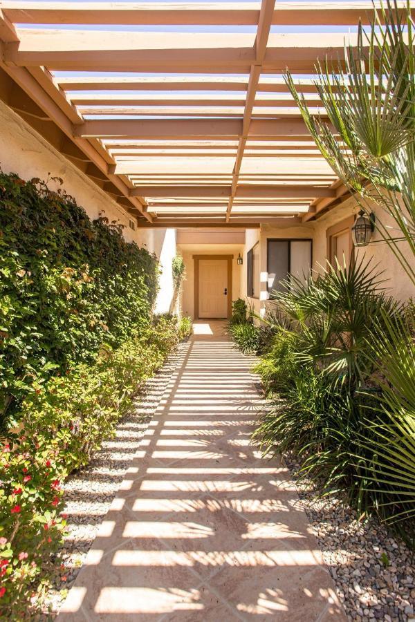 Apartment Monterey Cc Oasis
