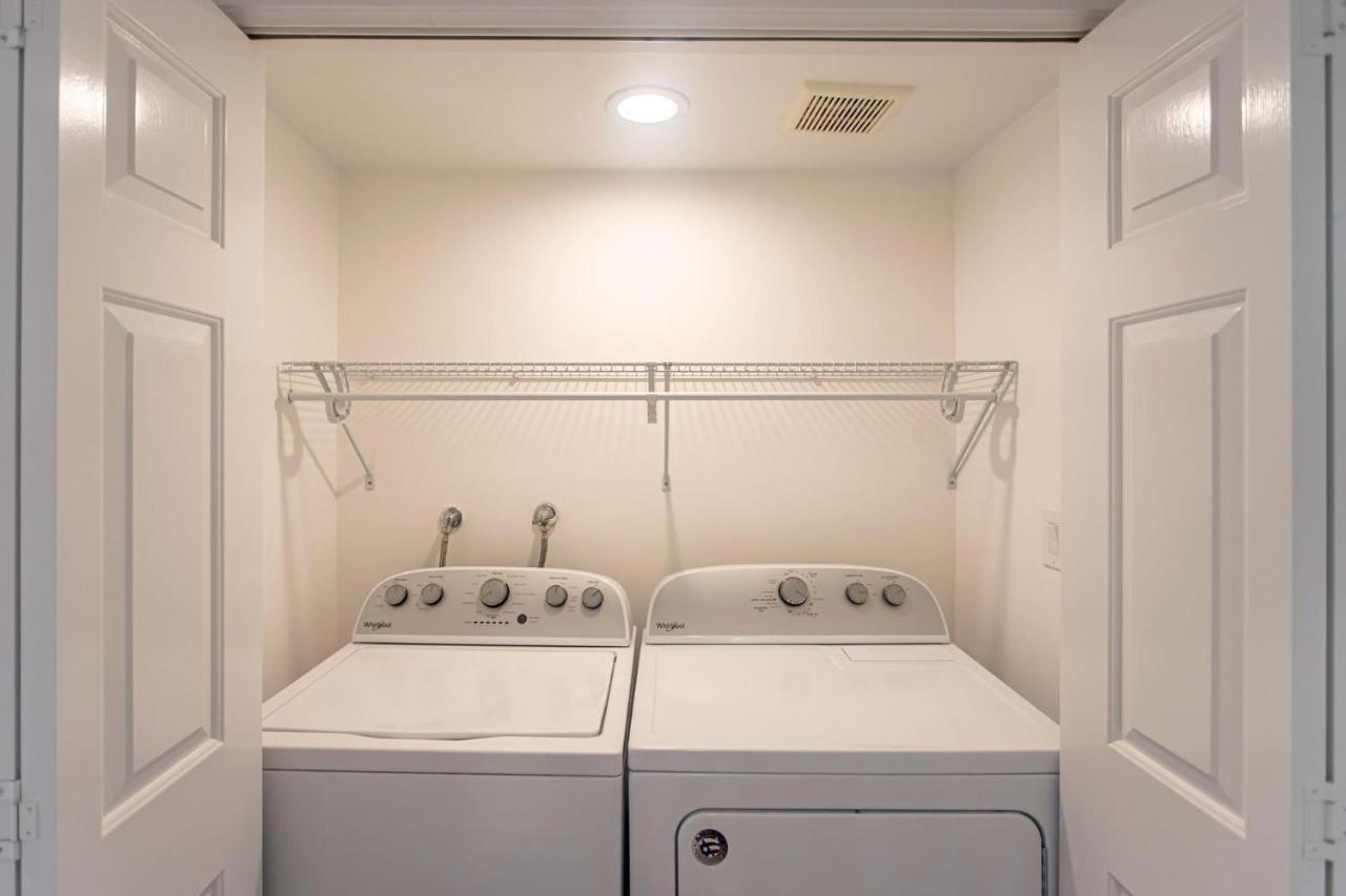 Apartment Monterey Cc Oasis