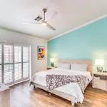 Palm Desert Home With Pool Access - Near Golfing!