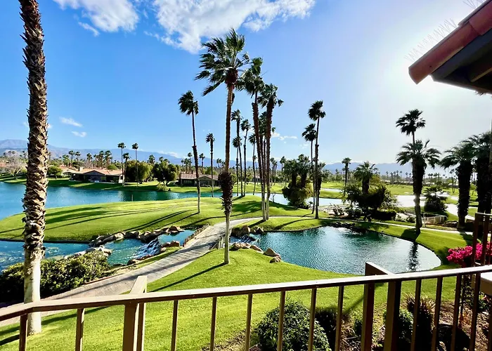 The View! Palm Desert Country Club Villa