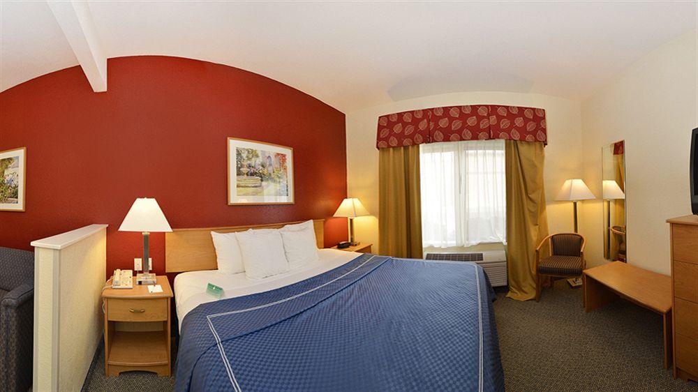 Comfort I-10 Hotel 3*
