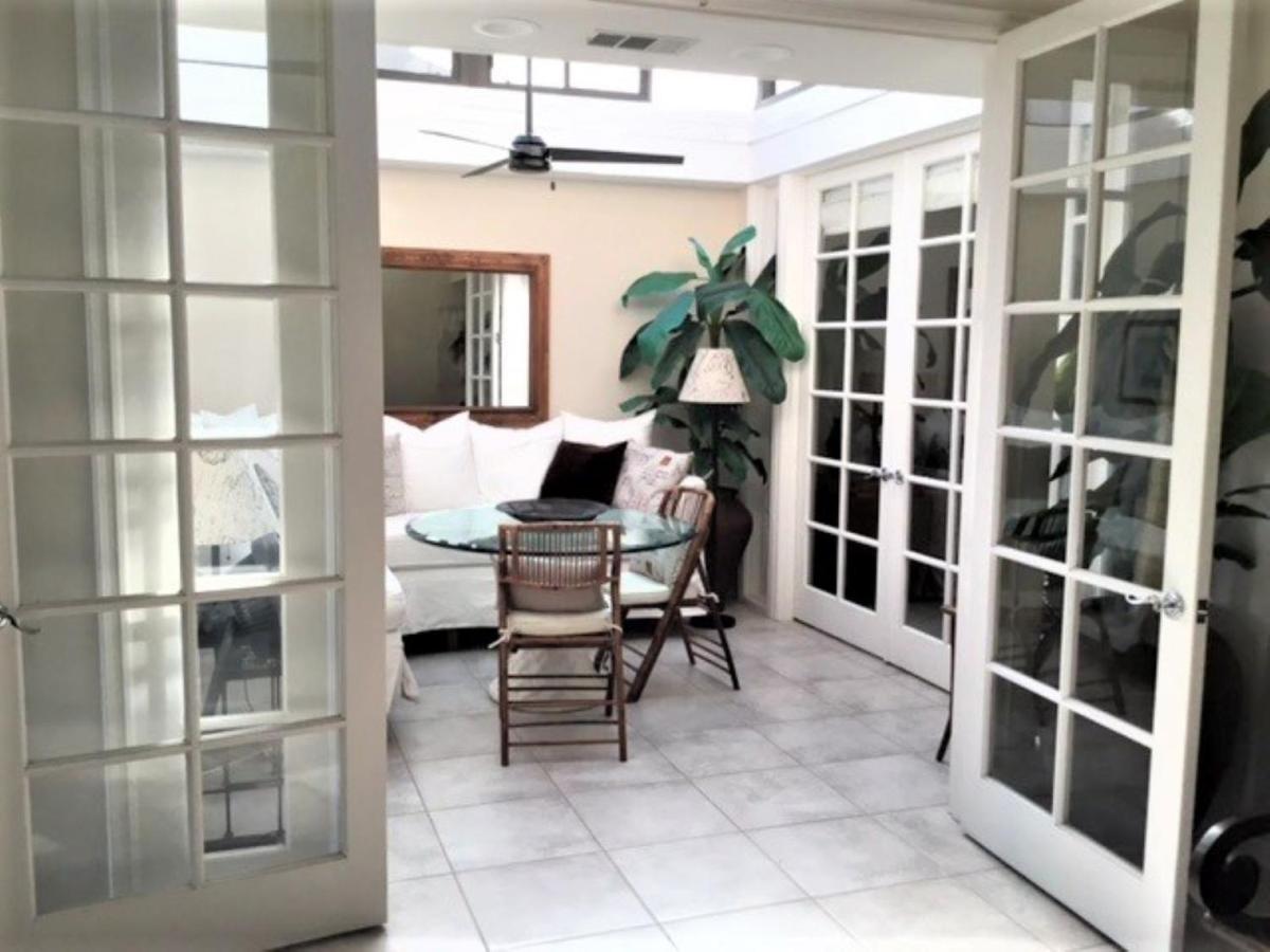 Monterey Country Club In Palm Desert! Holiday home Palm Desert